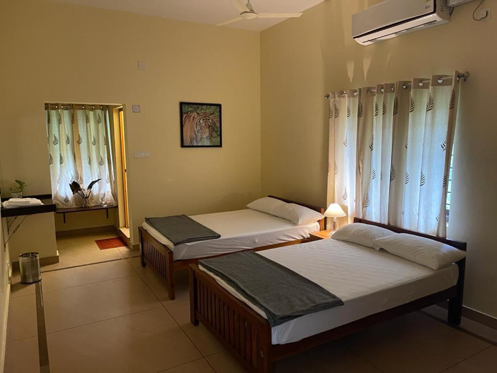 Hotel Athirapilly On The Rocks Athirappilly Zimmer foto